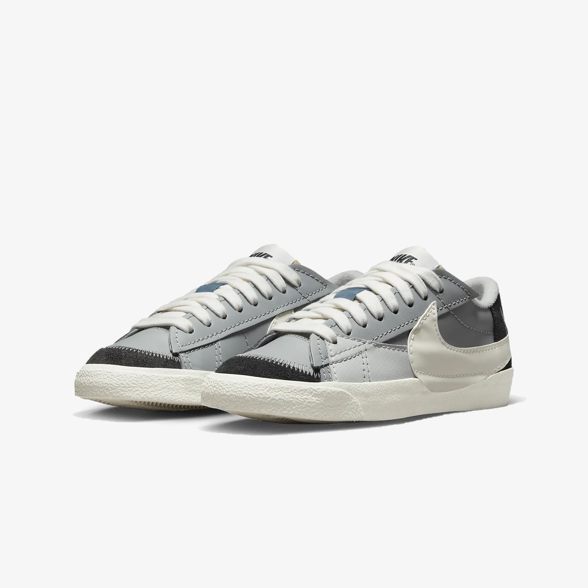 BLAZER LOW '77 JUMBO SE 'LT SMOKE GREY/SAIL-PHOTON DUST'