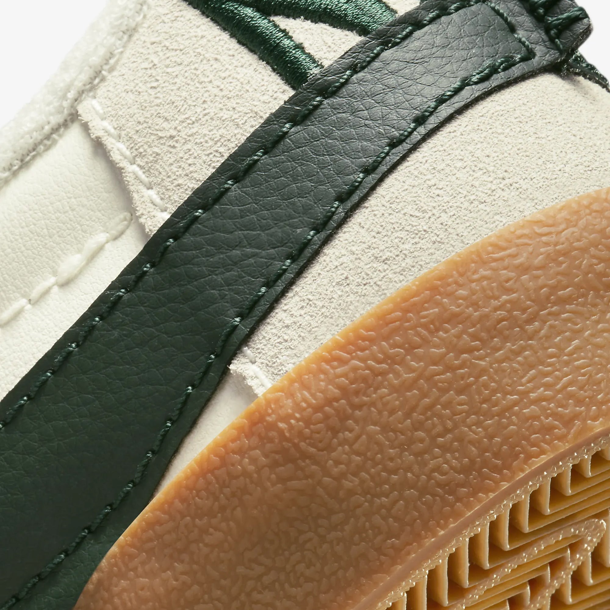 BLAZER LOW '77 JUMBO WNTR 'SAIL/PRO GREEN-GUM MED BROWN'