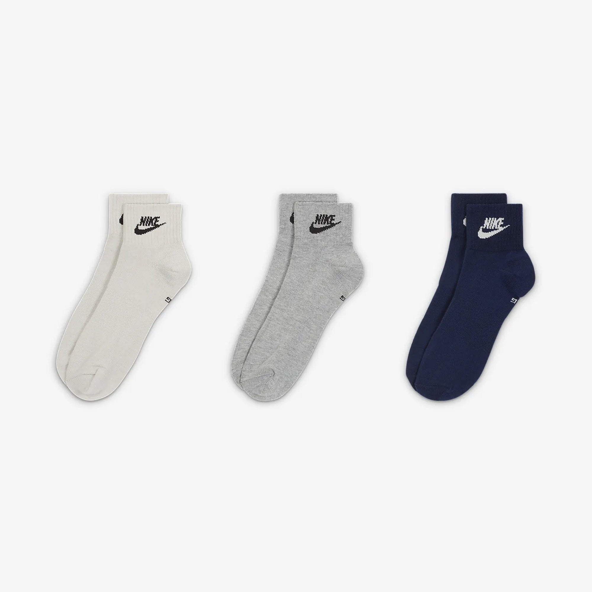 EVERYDAY ESSENTIAL ANKLE SOCKS (3 PAIRS)