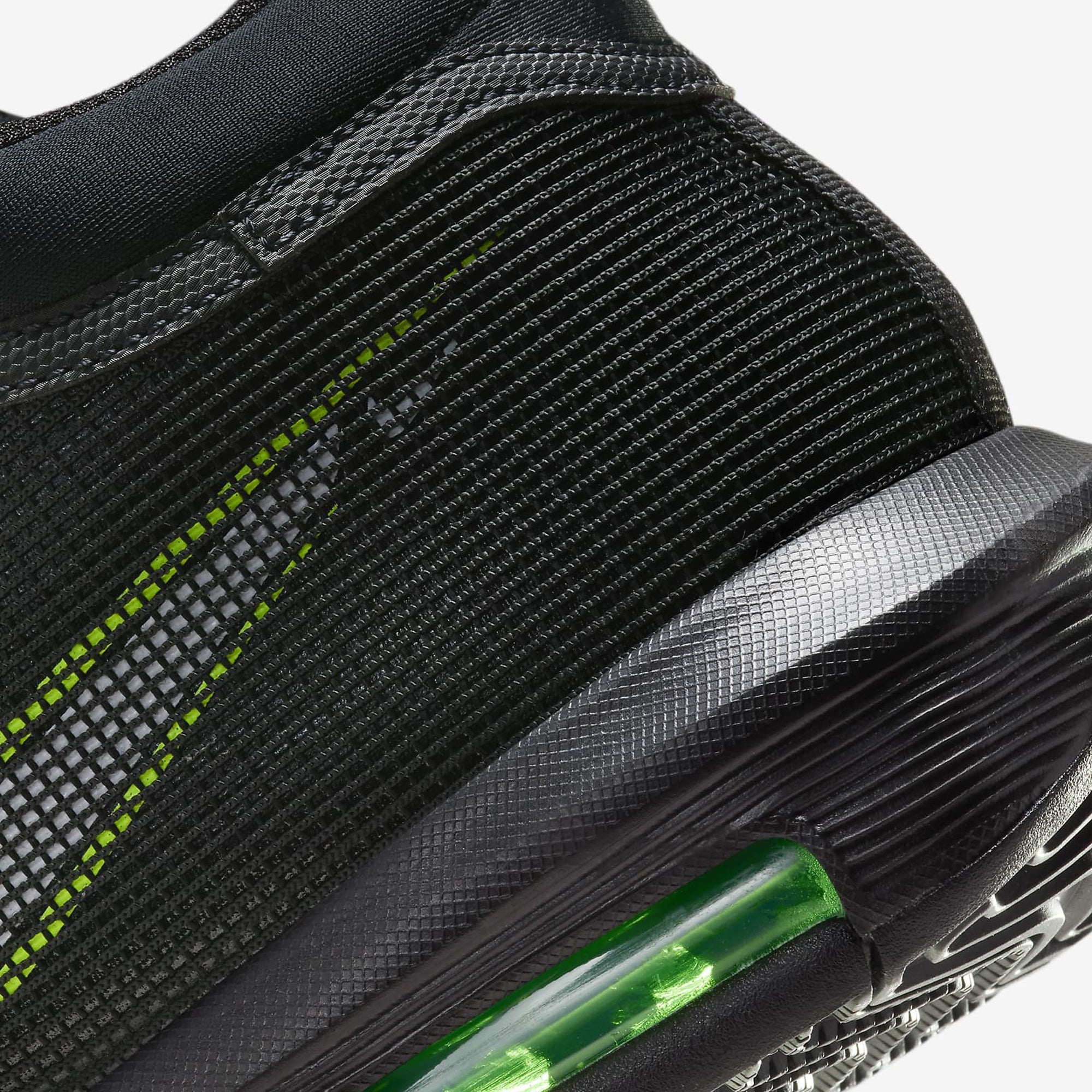 LEBRON WITNESS 8 EP 'BLACK/VOLT/WHITE'