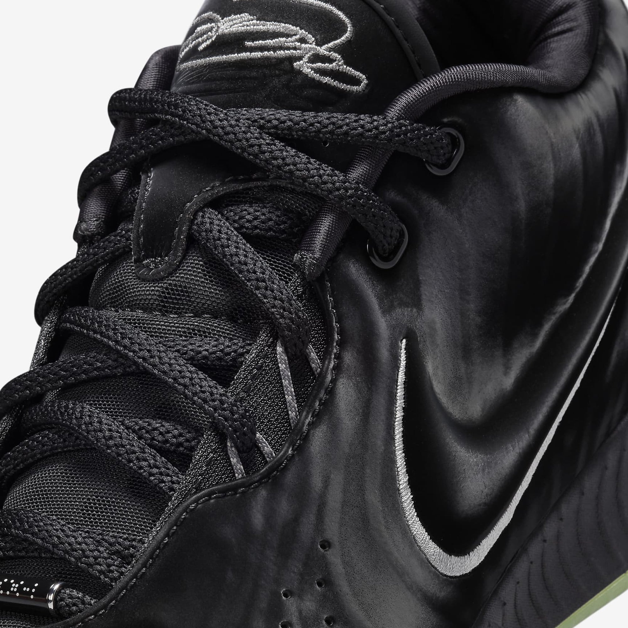 LEBRON XXI TAHITIAN EP 'BLACK/MTLC PEWTER-IRON GREY-OIL GREEN'