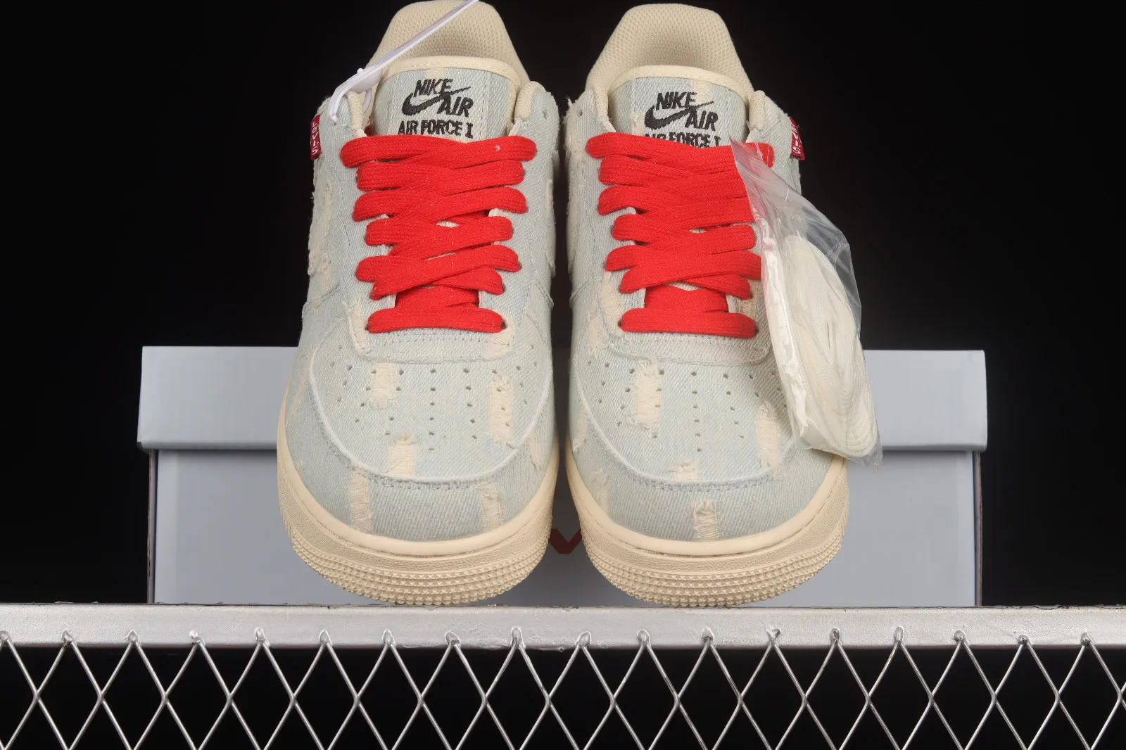 Levis x Nike Air Force 1 07 Low Denim University Red VI6396-158